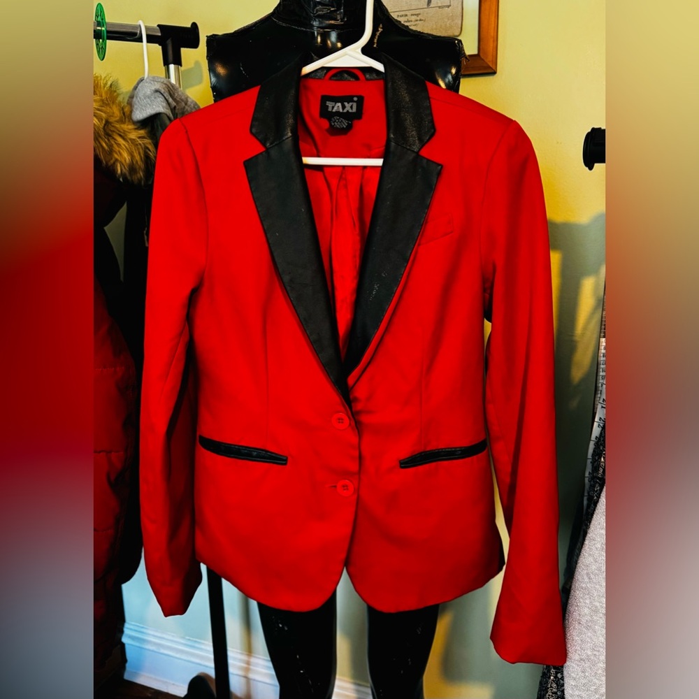 Taxi Men’s Size medium Suit Jacket (EUC)